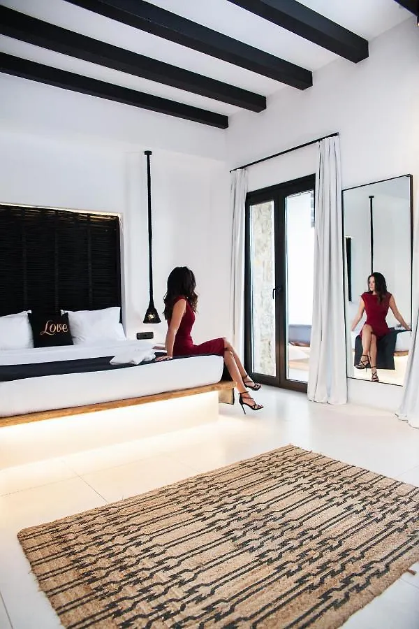 Agrari Bo Suites By Mykonos Rocks יוון